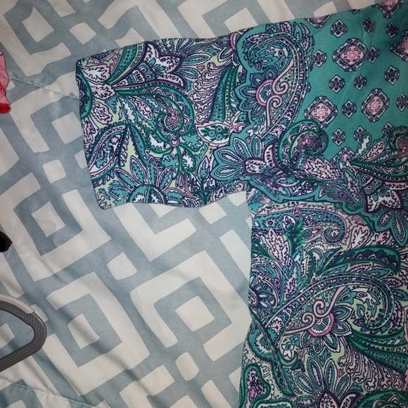 Woman's Isaac mizrahi live paisley  button down blouse size XL - Picture 3 of 3